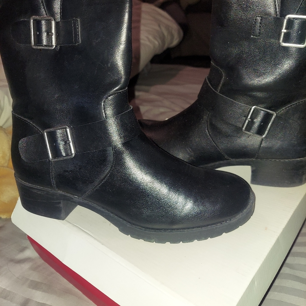 BOOTS